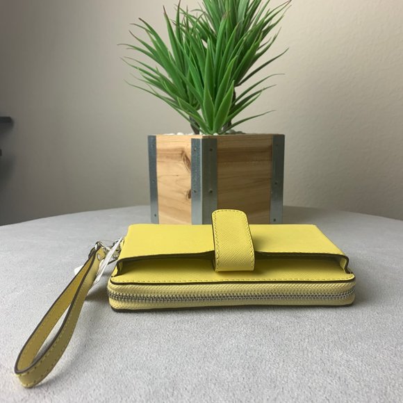 Michael Kors JST MD ZA Phone Holder - Picture 3 of 5